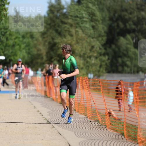 07.09.2025 - 19. Norderstedt Triathlon Michael Strokosch http://msf.ph/oto/8814931 07.09.2025 11:44:37 Laufen 1163, 1173 meine-sportfotos.de