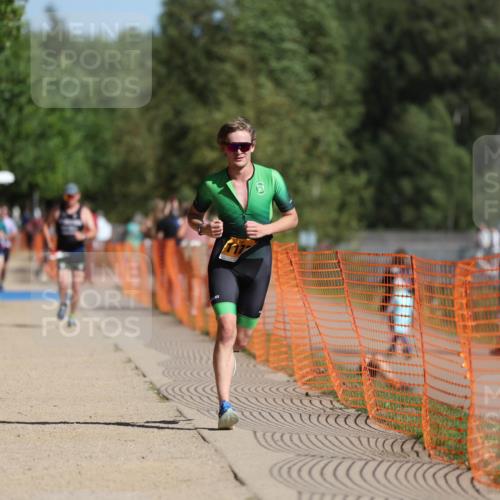 07.09.2025 - 19. Norderstedt Triathlon Michael Strokosch http://msf.ph/oto/8814951 07.09.2025 11:44:37 Laufen 1163, 1173 meine-sportfotos.de