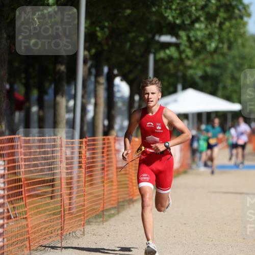 07.09.2025 - 19. Norderstedt Triathlon Michael Strokosch http://msf.ph/oto/8814996 07.09.2025 11:44:40 Laufen 1163, 1173 meine-sportfotos.de