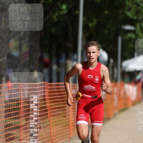 07.09.2025 - 19. Norderstedt Triathlon Michael Strokosch http://msf.ph/oto/8815033 07.09.2025 11:44:41 Laufen 806, 1163, 1173 meine-sportfotos.de