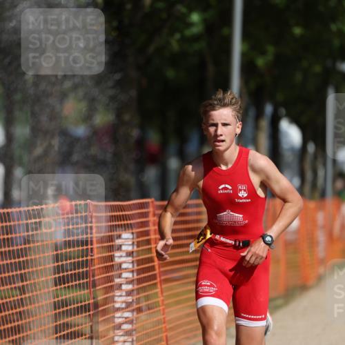 07.09.2025 - 19. Norderstedt Triathlon Michael Strokosch http://msf.ph/oto/8815042 07.09.2025 11:44:42 Laufen 806, 1163, 1173 meine-sportfotos.de