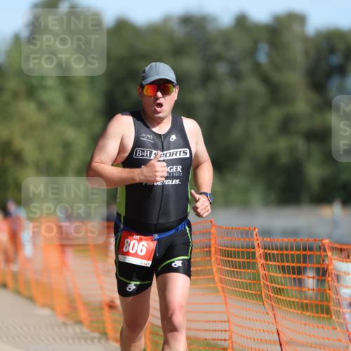 07.09.2025 - 19. Norderstedt Triathlon Michael Strokosch http://msf.ph/oto/8815197 07.09.2025 11:44:48 Laufen 806, 1210 meine-sportfotos.de