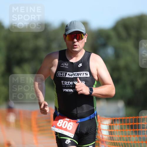 07.09.2025 - 19. Norderstedt Triathlon Michael Strokosch http://msf.ph/oto/8815237 07.09.2025 11:44:49 Laufen 806, 1210 meine-sportfotos.de
