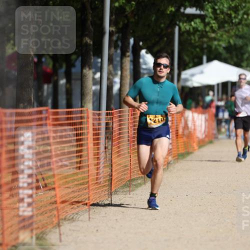 07.09.2025 - 19. Norderstedt Triathlon Michael Strokosch http://msf.ph/oto/8815246 07.09.2025 11:44:50 Laufen 806, 1210 meine-sportfotos.de