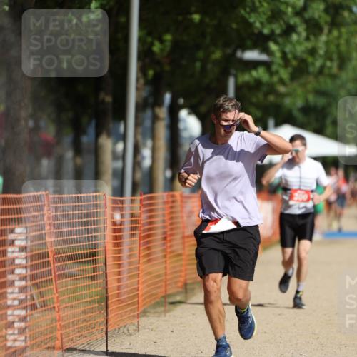 07.09.2025 - 19. Norderstedt Triathlon Michael Strokosch http://msf.ph/oto/8815397 07.09.2025 11:44:57 Laufen 300, 1210, 1274 meine-sportfotos.de