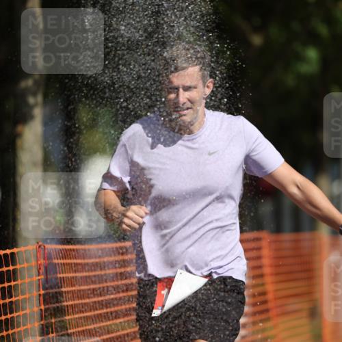 07.09.2025 - 19. Norderstedt Triathlon Michael Strokosch http://msf.ph/oto/8815455 07.09.2025 11:45:00 Laufen 300, 1274 meine-sportfotos.de
