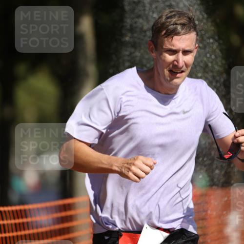 07.09.2025 - 19. Norderstedt Triathlon Michael Strokosch http://msf.ph/oto/8815477 07.09.2025 11:45:00 Laufen 300, 1274 meine-sportfotos.de