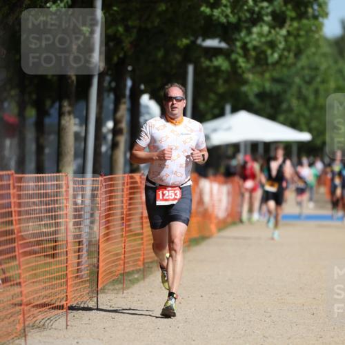 07.09.2025 - 19. Norderstedt Triathlon Michael Strokosch http://msf.ph/oto/8815689 07.09.2025 11:45:19 Laufen 1202, 1253 meine-sportfotos.de