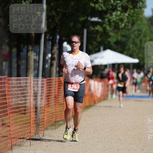 07.09.2025 - 19. Norderstedt Triathlon Michael Strokosch http://msf.ph/oto/8815697 07.09.2025 11:45:20 Laufen 1166, 1253 meine-sportfotos.de