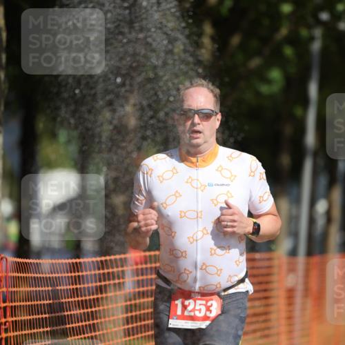 07.09.2025 - 19. Norderstedt Triathlon Michael Strokosch http://msf.ph/oto/8815738 07.09.2025 11:45:23 Laufen 1166, 1253 meine-sportfotos.de