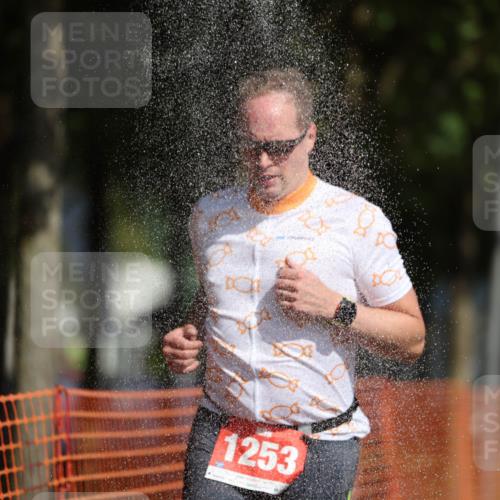 07.09.2025 - 19. Norderstedt Triathlon Michael Strokosch http://msf.ph/oto/8815760 07.09.2025 11:45:24 Laufen 1166, 1253 meine-sportfotos.de
