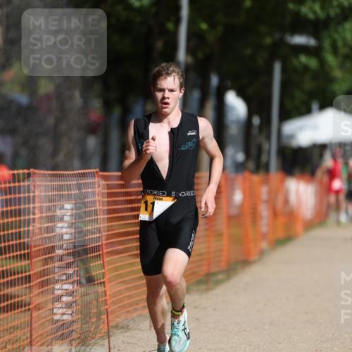 07.09.2025 - 19. Norderstedt Triathlon Michael Strokosch http://msf.ph/oto/8815796 07.09.2025 11:45:27 Laufen 1166, 1253 meine-sportfotos.de