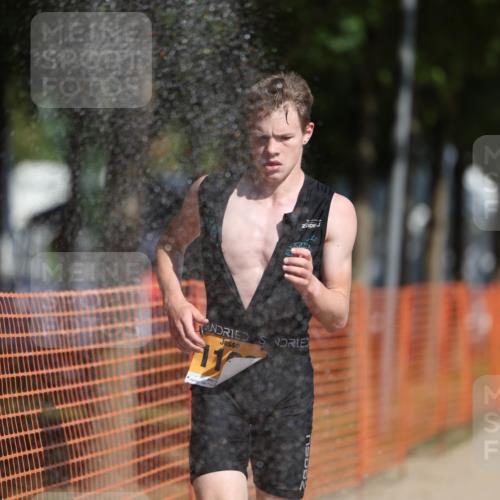 07.09.2025 - 19. Norderstedt Triathlon Michael Strokosch http://msf.ph/oto/8815828 07.09.2025 11:45:28 Laufen 1166 meine-sportfotos.de
