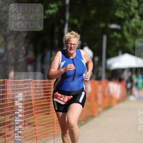 07.09.2025 - 19. Norderstedt Triathlon Michael Strokosch http://msf.ph/oto/8816165 07.09.2025 11:45:44 Laufen 229 meine-sportfotos.de