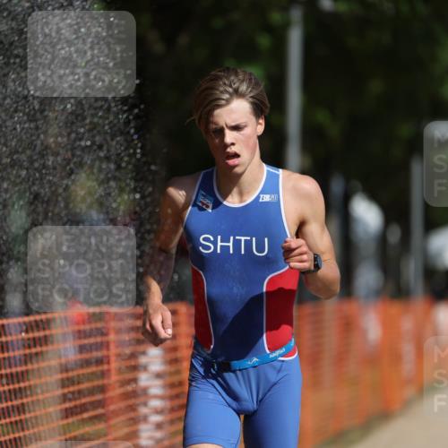 07.09.2025 - 19. Norderstedt Triathlon Michael Strokosch http://msf.ph/oto/8816335 07.09.2025 11:46:01 Laufen 276, 306, 1165 meine-sportfotos.de