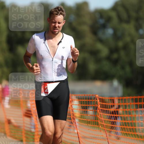 07.09.2025 - 19. Norderstedt Triathlon Michael Strokosch http://msf.ph/oto/8816357 07.09.2025 11:46:03 Laufen 276, 306, 1165 meine-sportfotos.de