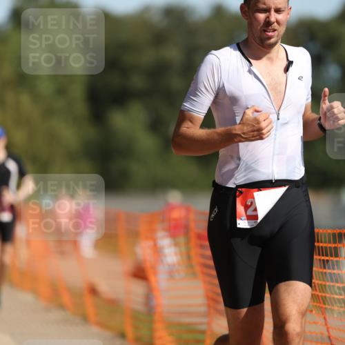 07.09.2025 - 19. Norderstedt Triathlon Michael Strokosch http://msf.ph/oto/8816377 07.09.2025 11:46:04 Laufen 276, 306, 1165 meine-sportfotos.de
