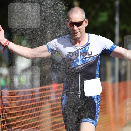 07.09.2025 - 19. Norderstedt Triathlon Michael Strokosch http://msf.ph/oto/8816817 07.09.2025 11:47:03 Laufen 296, 1191 meine-sportfotos.de