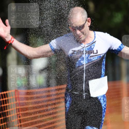 07.09.2025 - 19. Norderstedt Triathlon Michael Strokosch http://msf.ph/oto/8816821 07.09.2025 11:47:03 Laufen 296, 1191 meine-sportfotos.de