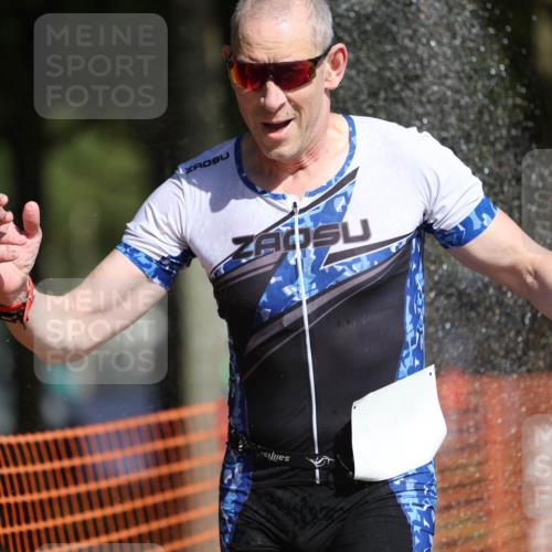 07.09.2025 - 19. Norderstedt Triathlon Michael Strokosch http://msf.ph/oto/8816833 07.09.2025 11:47:03 Laufen 296, 1191 meine-sportfotos.de