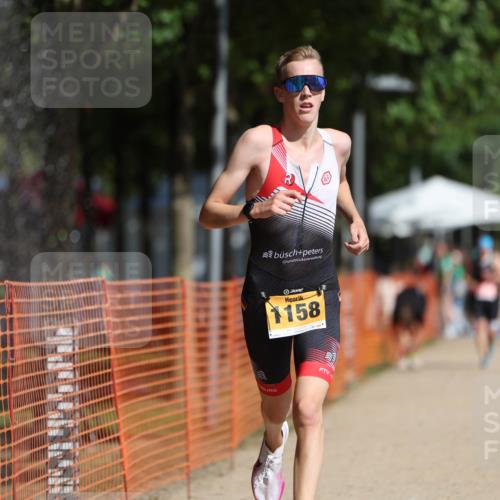 07.09.2025 - 19. Norderstedt Triathlon Michael Strokosch http://msf.ph/oto/8816920 07.09.2025 11:47:20 Laufen 1158 meine-sportfotos.de