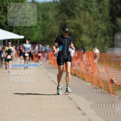 07.09.2025 - 19. Norderstedt Triathlon Michael Strokosch http://msf.ph/oto/8817038 07.09.2025 11:47:43 Laufen 1301, 1313 meine-sportfotos.de
