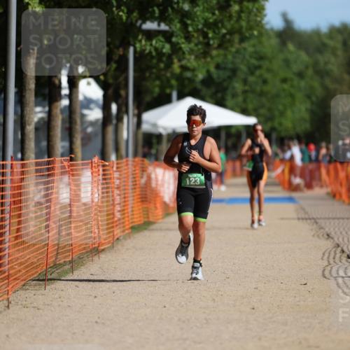 07.09.2025 - 19. Norderstedt Triathlon Michael Strokosch http://msf.ph/oto/8817183 07.09.2025 10:48:11 Laufen 123, 132, 1115 meine-sportfotos.de