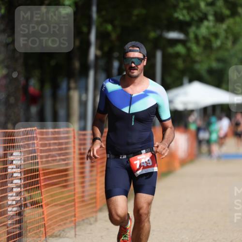 07.09.2025 - 19. Norderstedt Triathlon Michael Strokosch http://msf.ph/oto/8817249 07.09.2025 11:48:24 Laufen 749 meine-sportfotos.de