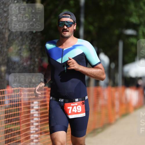 07.09.2025 - 19. Norderstedt Triathlon Michael Strokosch http://msf.ph/oto/8817261 07.09.2025 11:48:25 Laufen 749 meine-sportfotos.de