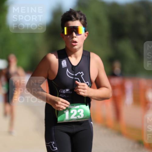 07.09.2025 - 19. Norderstedt Triathlon Michael Strokosch http://msf.ph/oto/8817332 07.09.2025 10:48:16 Laufen 91, 123 meine-sportfotos.de