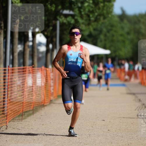 07.09.2025 - 19. Norderstedt Triathlon Michael Strokosch http://msf.ph/oto/8817641 07.09.2025 10:48:42 Laufen 654 meine-sportfotos.de