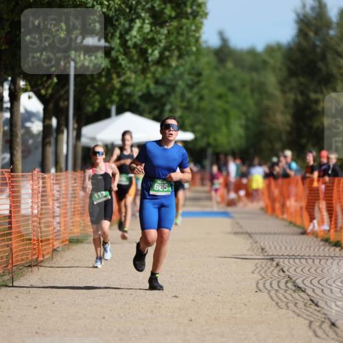 07.09.2025 - 19. Norderstedt Triathlon Michael Strokosch http://msf.ph/oto/8817788 07.09.2025 10:48:53 Laufen 71, 645, 665 meine-sportfotos.de