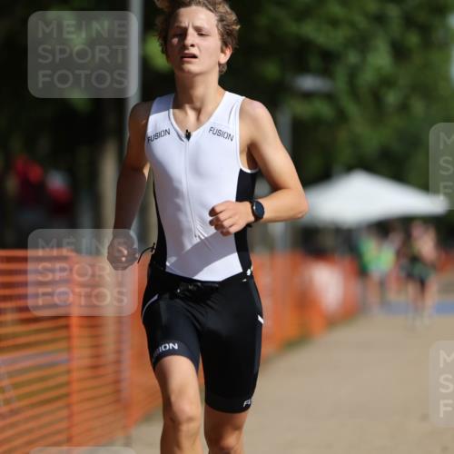 07.09.2025 - 19. Norderstedt Triathlon Michael Strokosch http://msf.ph/oto/8817944 07.09.2025 10:49:03 Laufen 113, 645, 665, 675 meine-sportfotos.de
