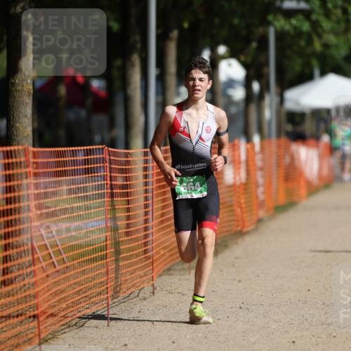 07.09.2025 - 19. Norderstedt Triathlon Michael Strokosch http://msf.ph/oto/8818407 07.09.2025 10:49:52 Laufen 92, 664, 1118 meine-sportfotos.de