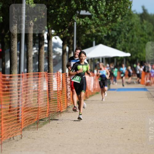 07.09.2025 - 19. Norderstedt Triathlon Michael Strokosch http://msf.ph/oto/8818738 07.09.2025 10:50:24 Laufen 110, 677 meine-sportfotos.de