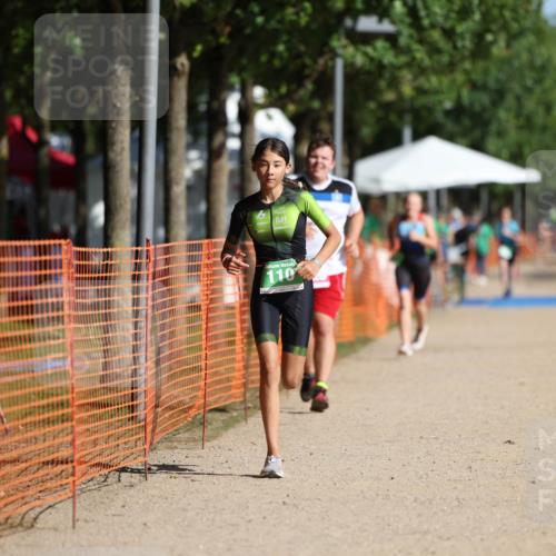 07.09.2025 - 19. Norderstedt Triathlon Michael Strokosch http://msf.ph/oto/8818760 07.09.2025 10:50:26 Laufen 110, 677, 1126 meine-sportfotos.de