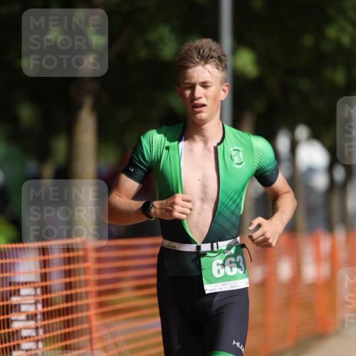 07.09.2025 - 19. Norderstedt Triathlon Michael Strokosch http://msf.ph/oto/8819039 07.09.2025 10:51:10 Laufen 80, 649, 663 meine-sportfotos.de