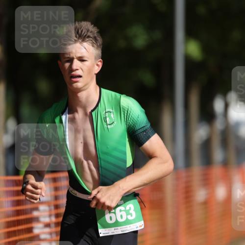 07.09.2025 - 19. Norderstedt Triathlon Michael Strokosch http://msf.ph/oto/8819044 07.09.2025 10:51:11 Laufen 80, 649, 663 meine-sportfotos.de