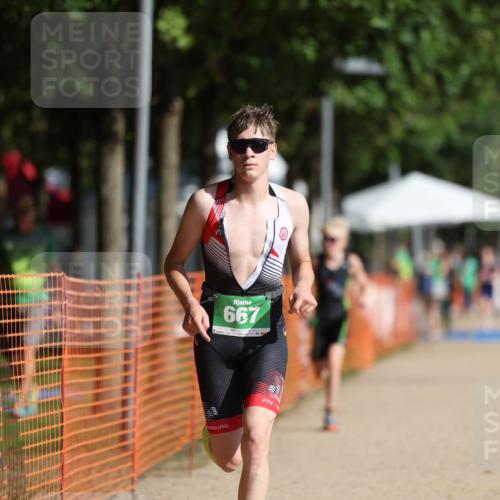 07.09.2025 - 19. Norderstedt Triathlon Michael Strokosch http://msf.ph/oto/8819347 07.09.2025 10:51:56 Laufen 112, 641, 660, 667, 1114, 1141 meine-sportfotos.de