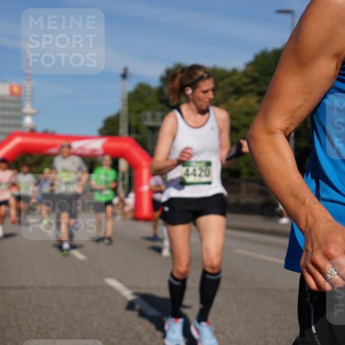 07.09.2025 - BARMER Alsterlauf Yannick Fuchs http://msf.ph/oto/8819437 07.09.2025 09:44:16 Laufen 4420, 10, 36, 21 meine-sportfotos.de