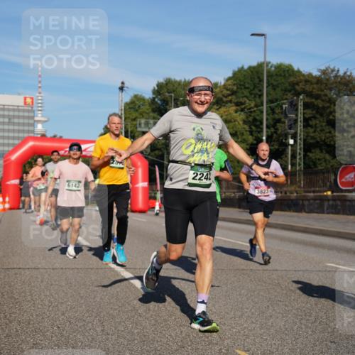 07.09.2025 - BARMER Alsterlauf Yannick Fuchs http://msf.ph/oto/8819513 07.09.2025 09:44:19 Laufen 6142, 2242, 3823 meine-sportfotos.de