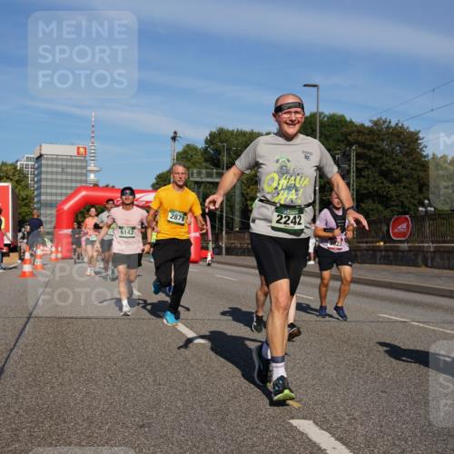 07.09.2025 - BARMER Alsterlauf Yannick Fuchs http://msf.ph/oto/8819517 07.09.2025 09:44:19 Laufen 6142, 2879, 2242, 3823 meine-sportfotos.de