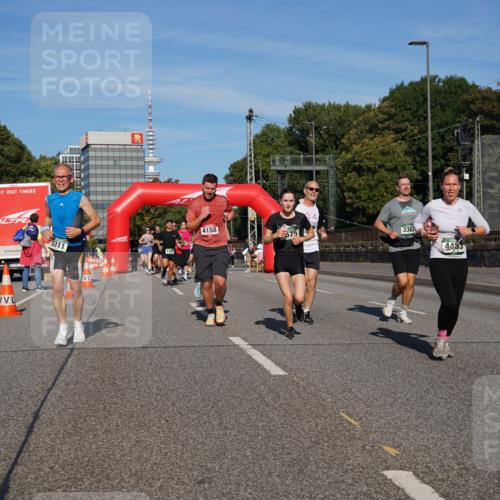 07.09.2025 - BARMER Alsterlauf Yannick Fuchs http://msf.ph/oto/8819917 07.09.2025 09:44:36 Laufen 5311, 4158, 575, 3363, 4443 meine-sportfotos.de