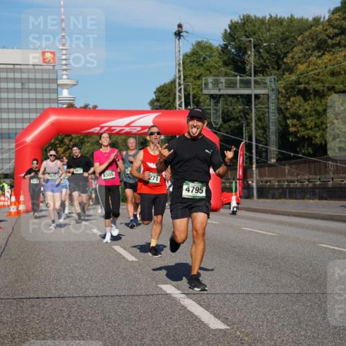 07.09.2025 - BARMER Alsterlauf Yannick Fuchs http://msf.ph/oto/8819957 07.09.2025 09:44:39 Laufen 4827, 5420, 8305, 271, 4795, 76 meine-sportfotos.de