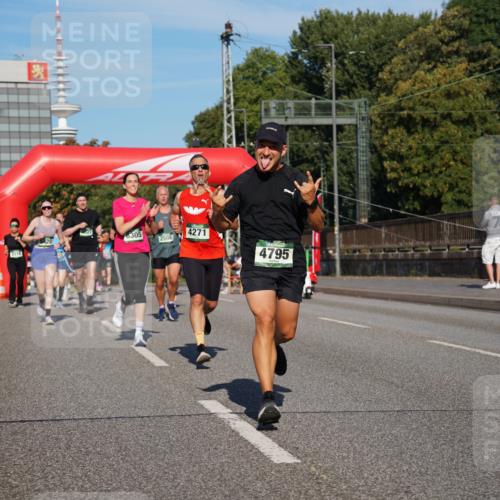 07.09.2025 - BARMER Alsterlauf Yannick Fuchs http://msf.ph/oto/8819966 07.09.2025 09:44:39 Laufen 4271, 6305, 2508, 4795 meine-sportfotos.de