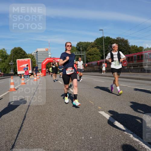 07.09.2025 - BARMER Alsterlauf Yannick Fuchs http://msf.ph/oto/8820300 07.09.2025 09:44:52 Laufen 8089, 2549, 4488, 8290 meine-sportfotos.de