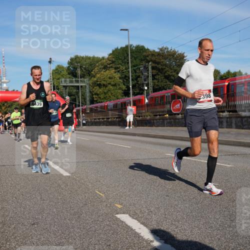 07.09.2025 - BARMER Alsterlauf Yannick Fuchs http://msf.ph/oto/8820345 07.09.2025 09:44:55 Laufen 4439, 195, 8425, 398 meine-sportfotos.de