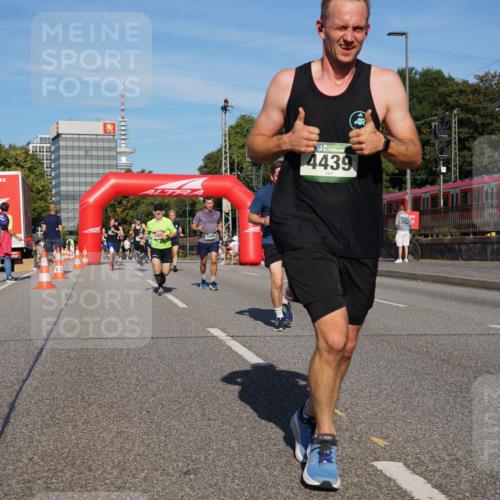07.09.2025 - BARMER Alsterlauf Yannick Fuchs http://msf.ph/oto/8820366 07.09.2025 09:44:56 Laufen 5585, 4439 meine-sportfotos.de