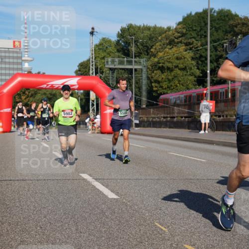 07.09.2025 - BARMER Alsterlauf Yannick Fuchs http://msf.ph/oto/8820384 07.09.2025 09:44:58 Laufen 5982, 5585, 4195 meine-sportfotos.de