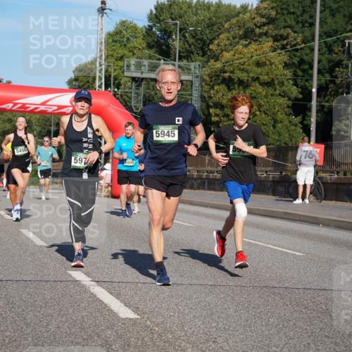07.09.2025 - BARMER Alsterlauf Yannick Fuchs http://msf.ph/oto/8820446 07.09.2025 09:45:01 Laufen 6017, 4846, 5456, 597, 5948, 5945, 76 meine-sportfotos.de
